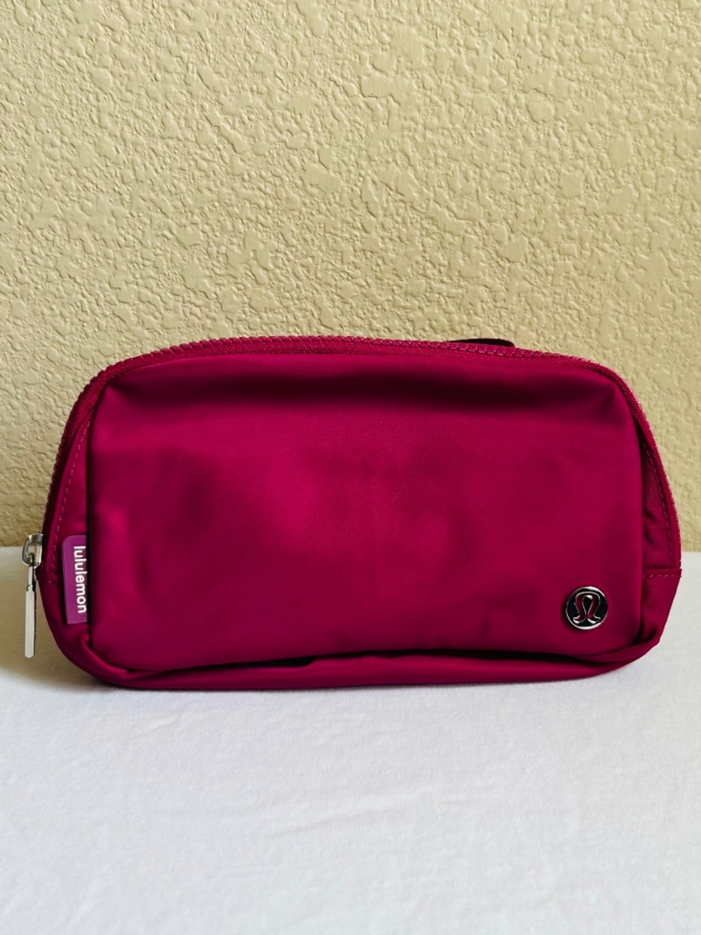 Lululemon Everywhere Belt Bag 1L Raspberry
